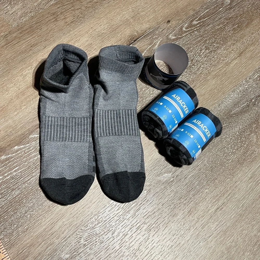 NEW Airacker Mens Athletic Ankle Socks 3 Pair Gray Black Striped Sz 9-12 Running